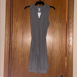 H&M Sleeveless Chevron Dress
